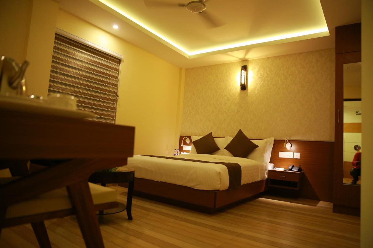 D'Chandelier Kochi Ngoại thất bức ảnh