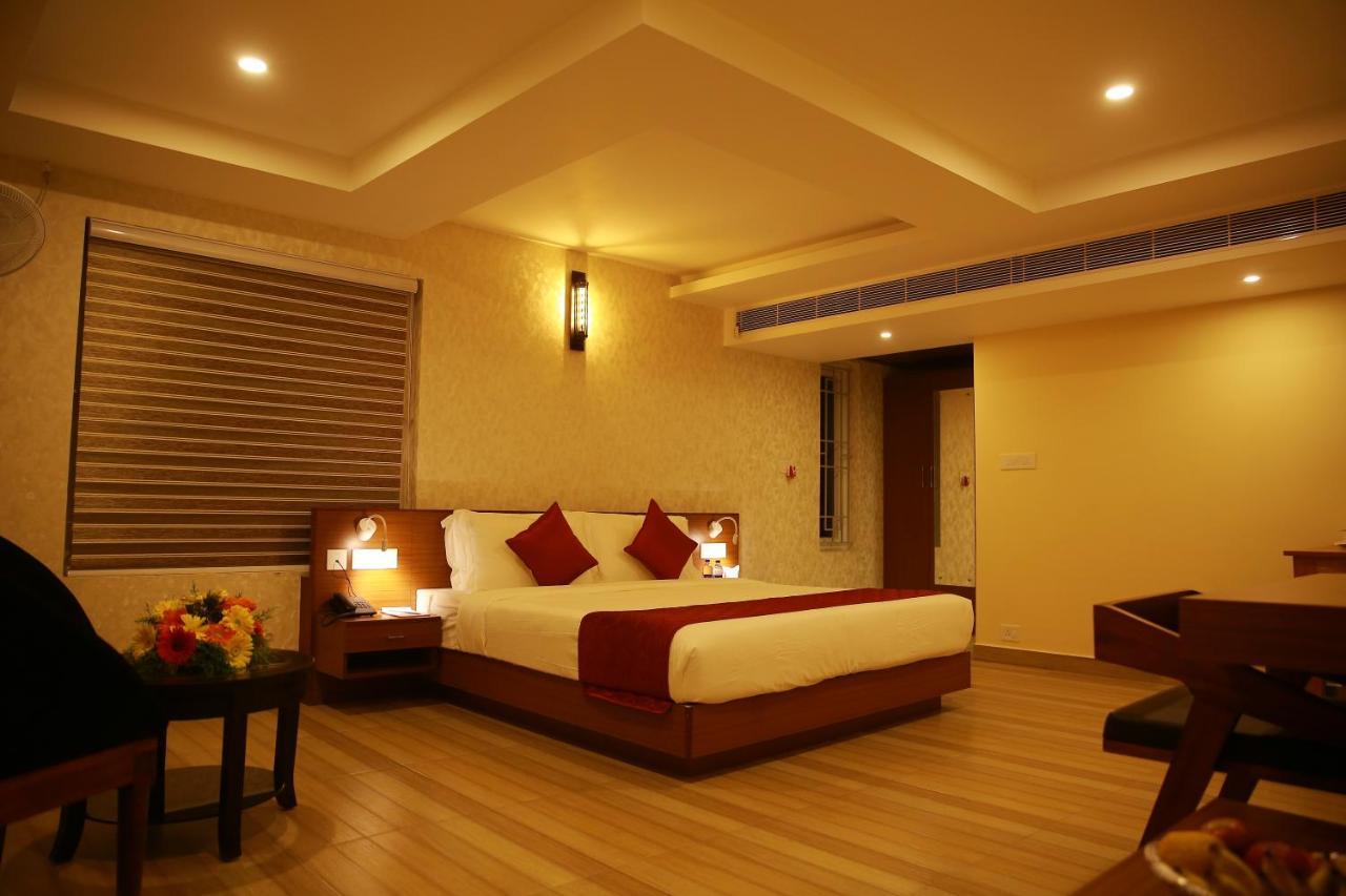D'Chandelier Kochi Ngoại thất bức ảnh