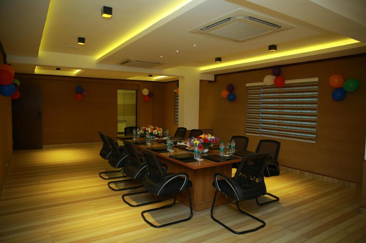 D'Chandelier Kochi Ngoại thất bức ảnh