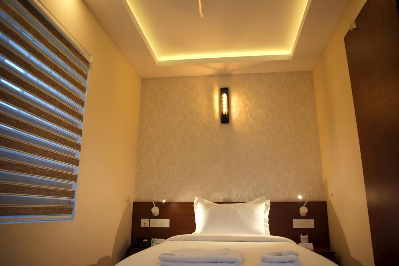 D'Chandelier Kochi Ngoại thất bức ảnh