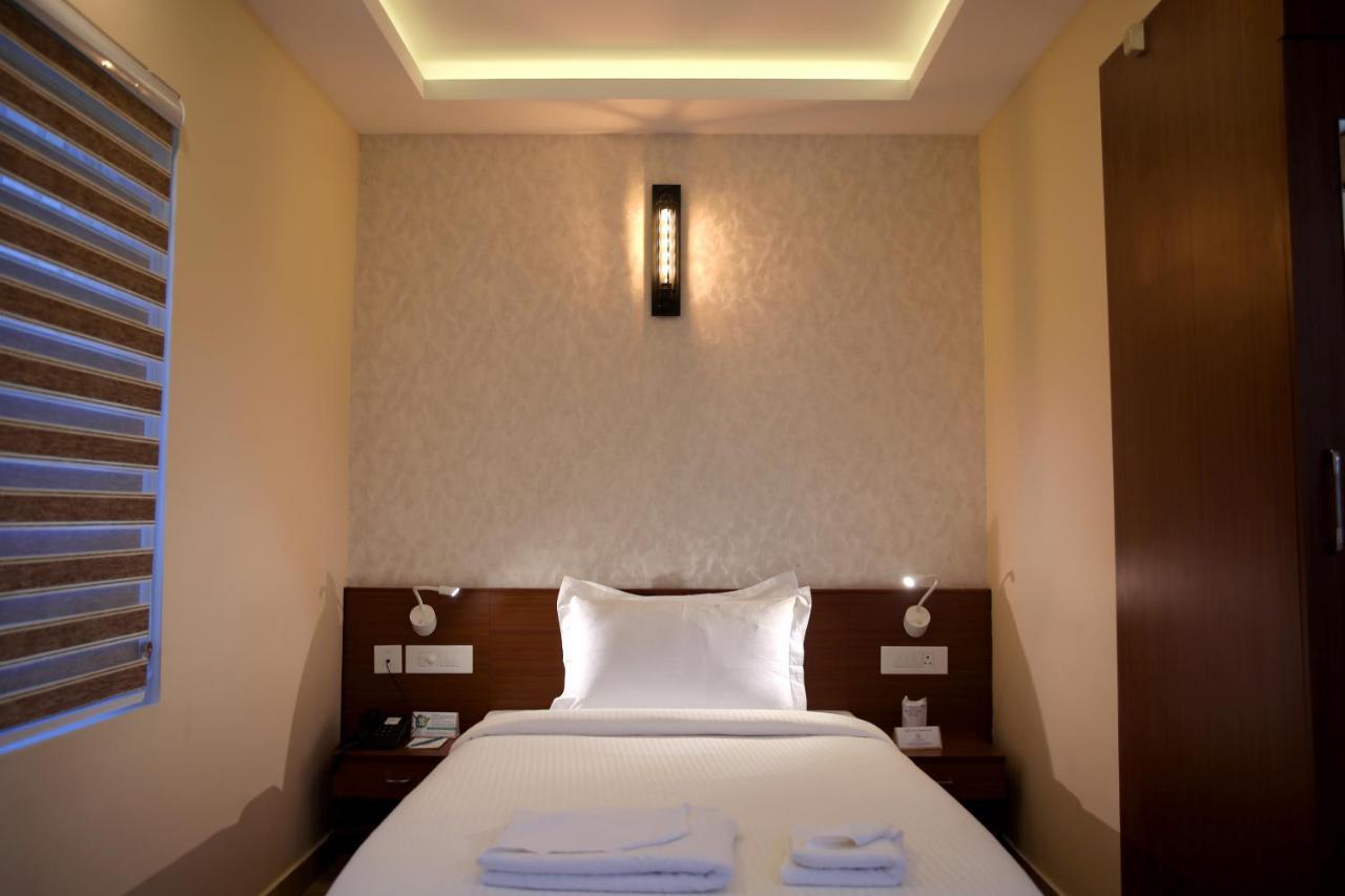 D'Chandelier Kochi Ngoại thất bức ảnh